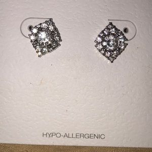 Pair of hypoallergenic cz earrings